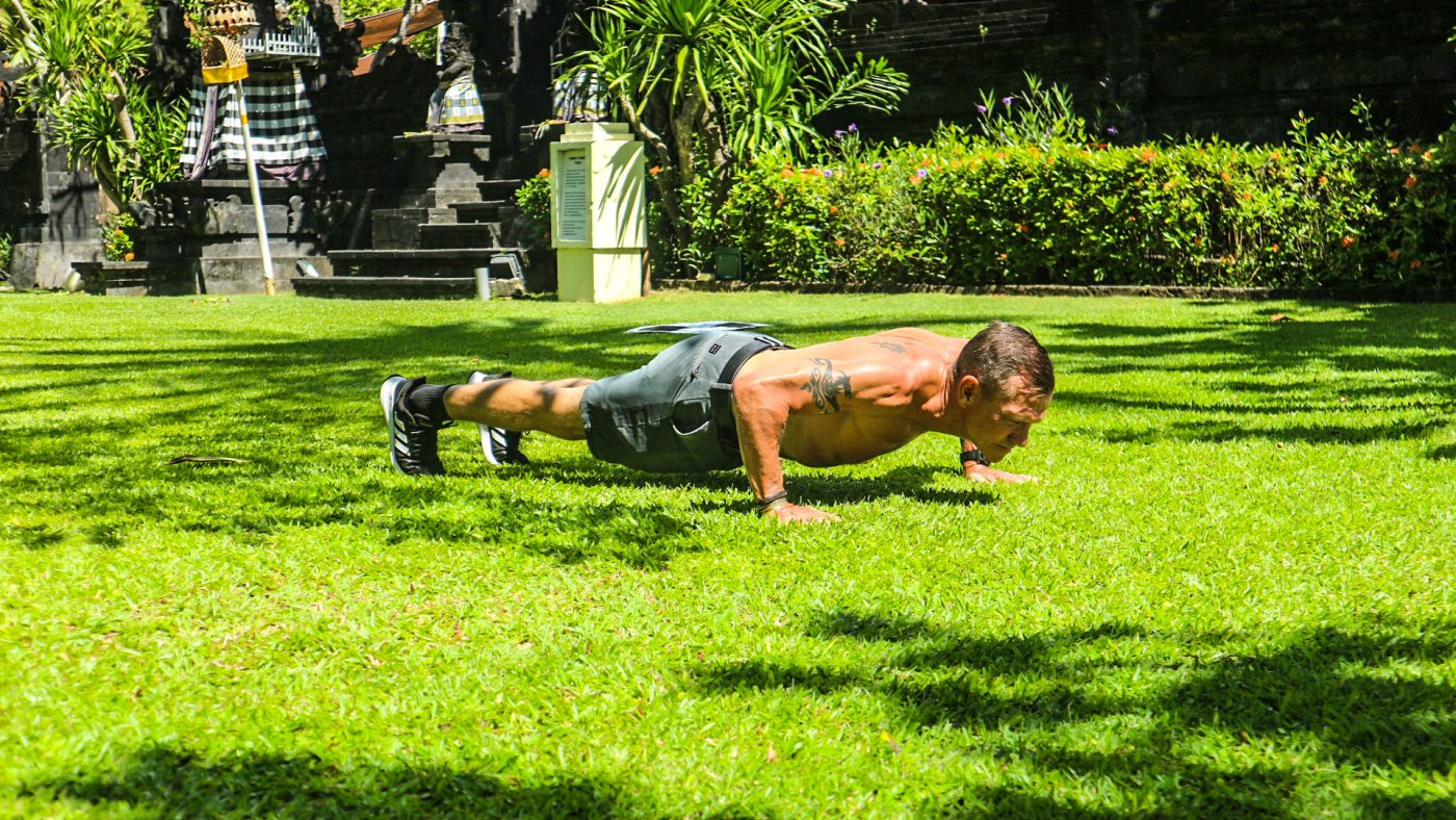 negative push-up in grass